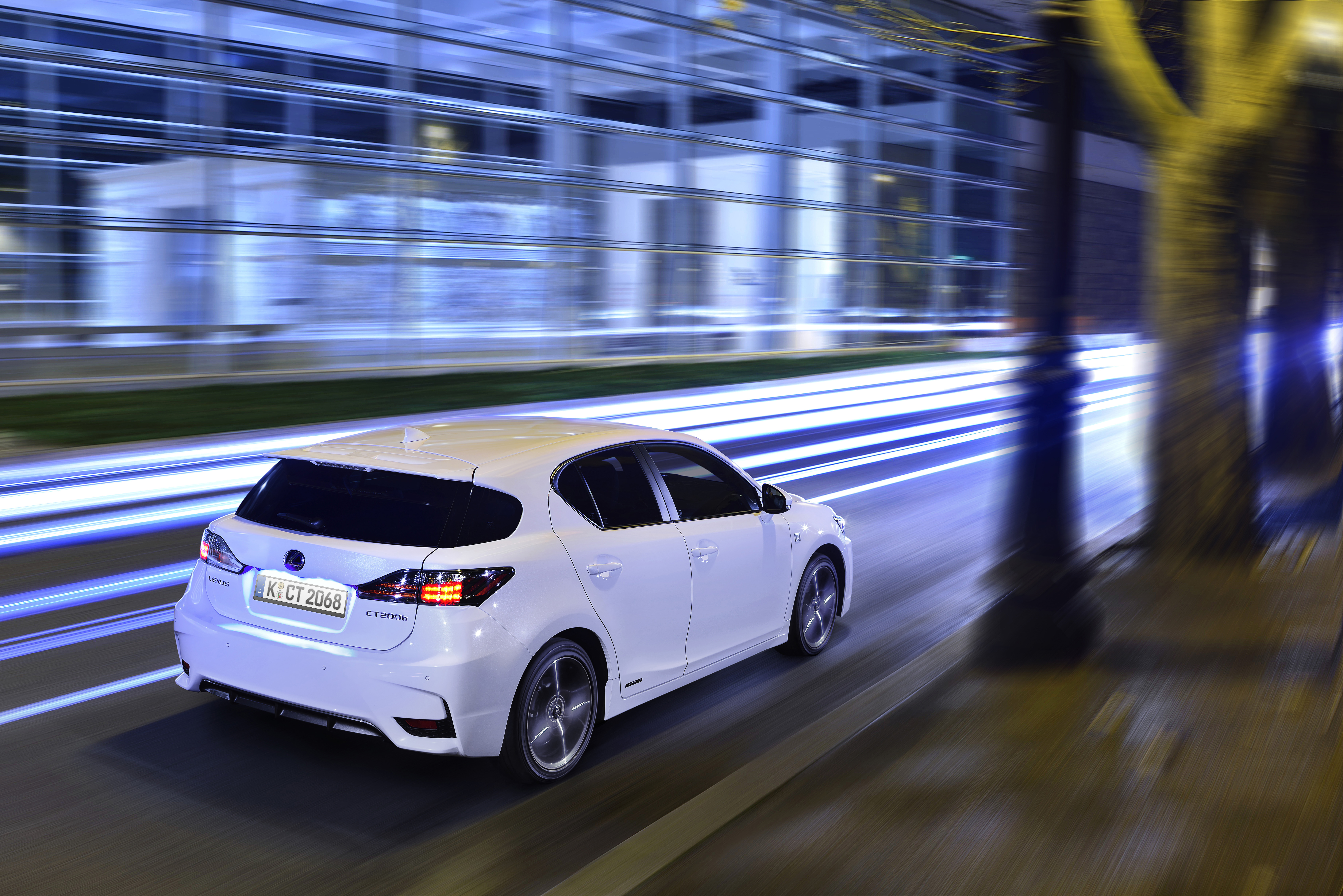 Lexus CT 200h siegt erneut