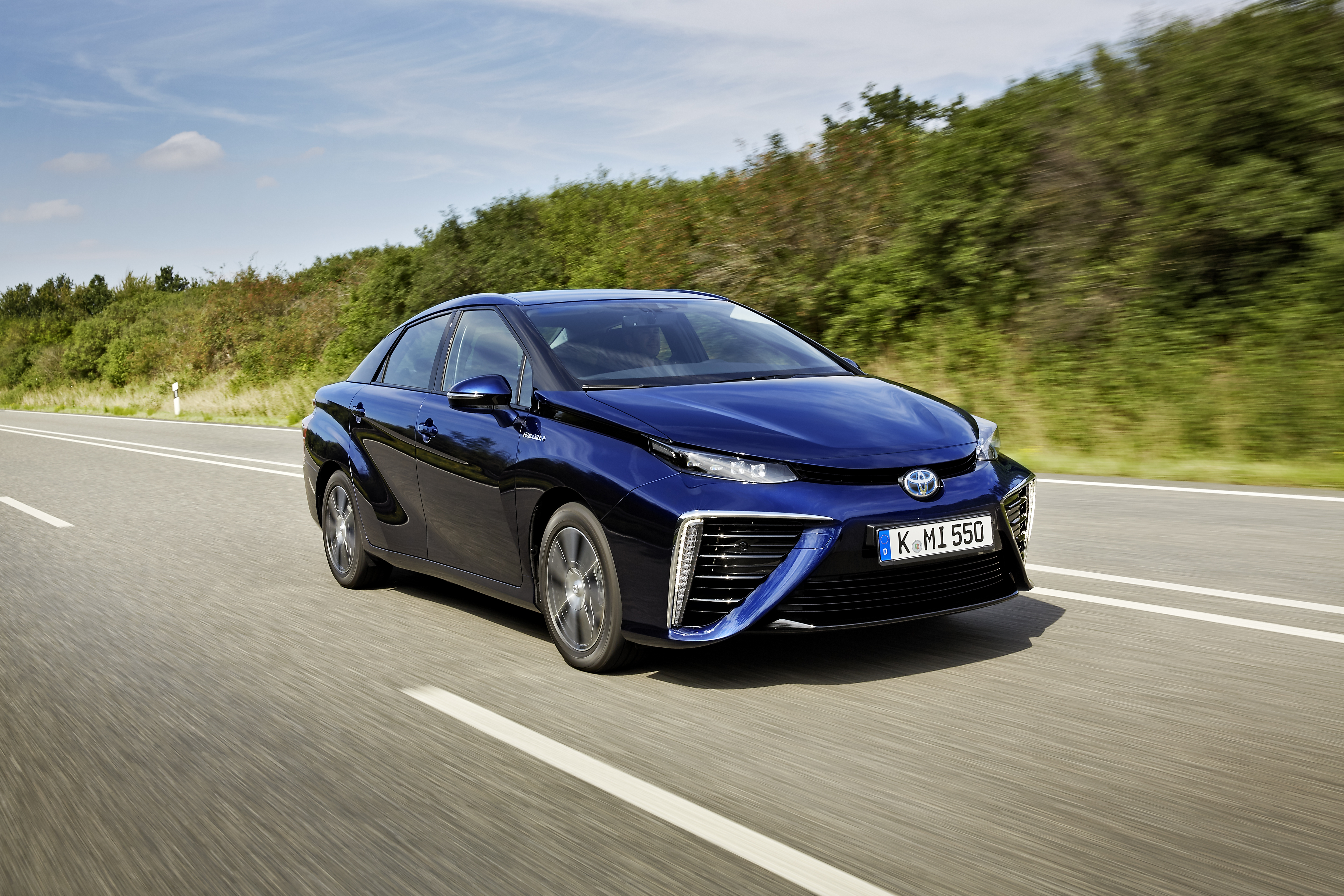 24 TOYOTA MIRAI 2015 Kopie.jpg