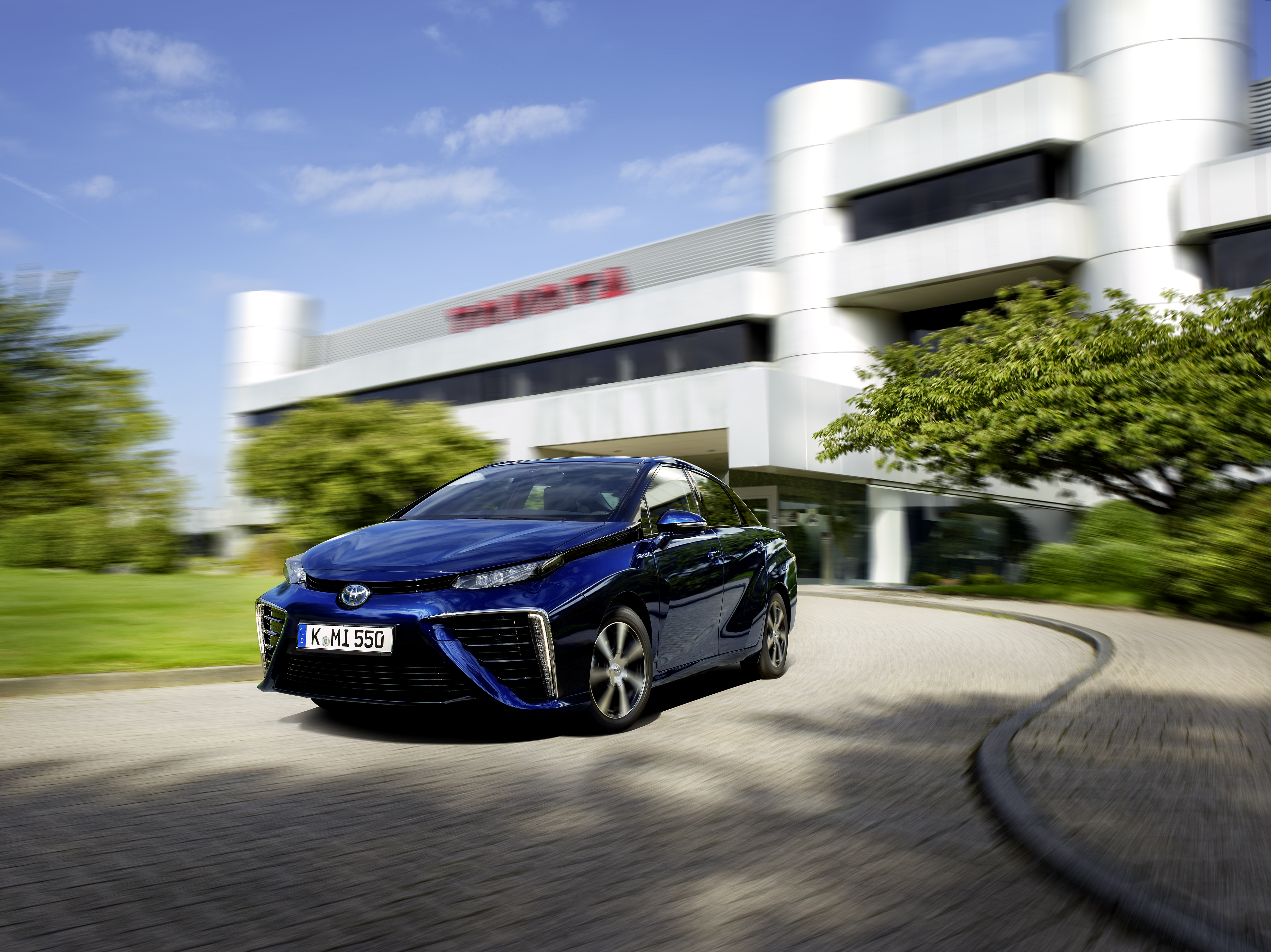 29 TOYOTA MIRAI 2015 Kopie.jpg