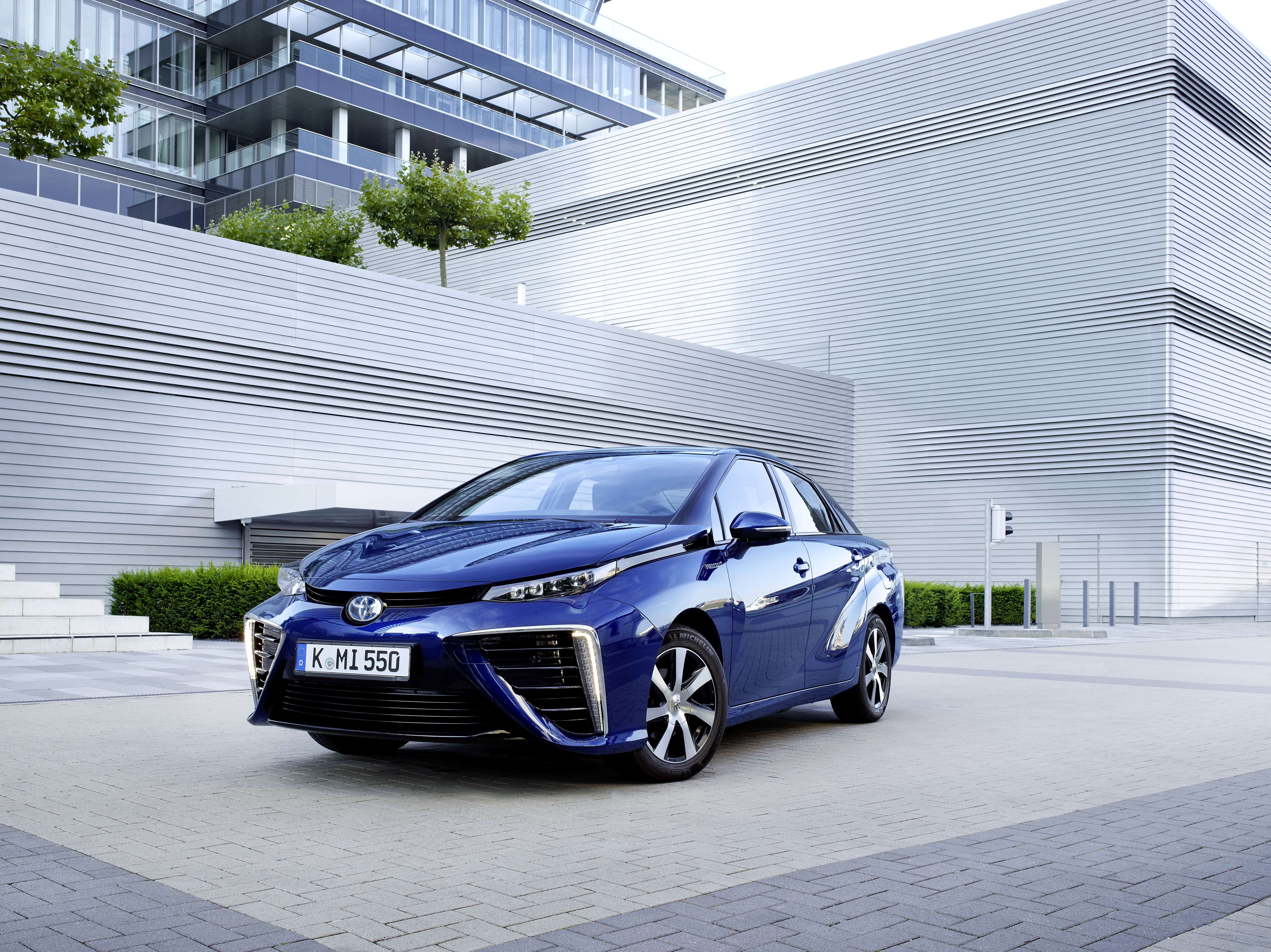 36 TOYOTA MIRAI 2015 Kopie.jpg