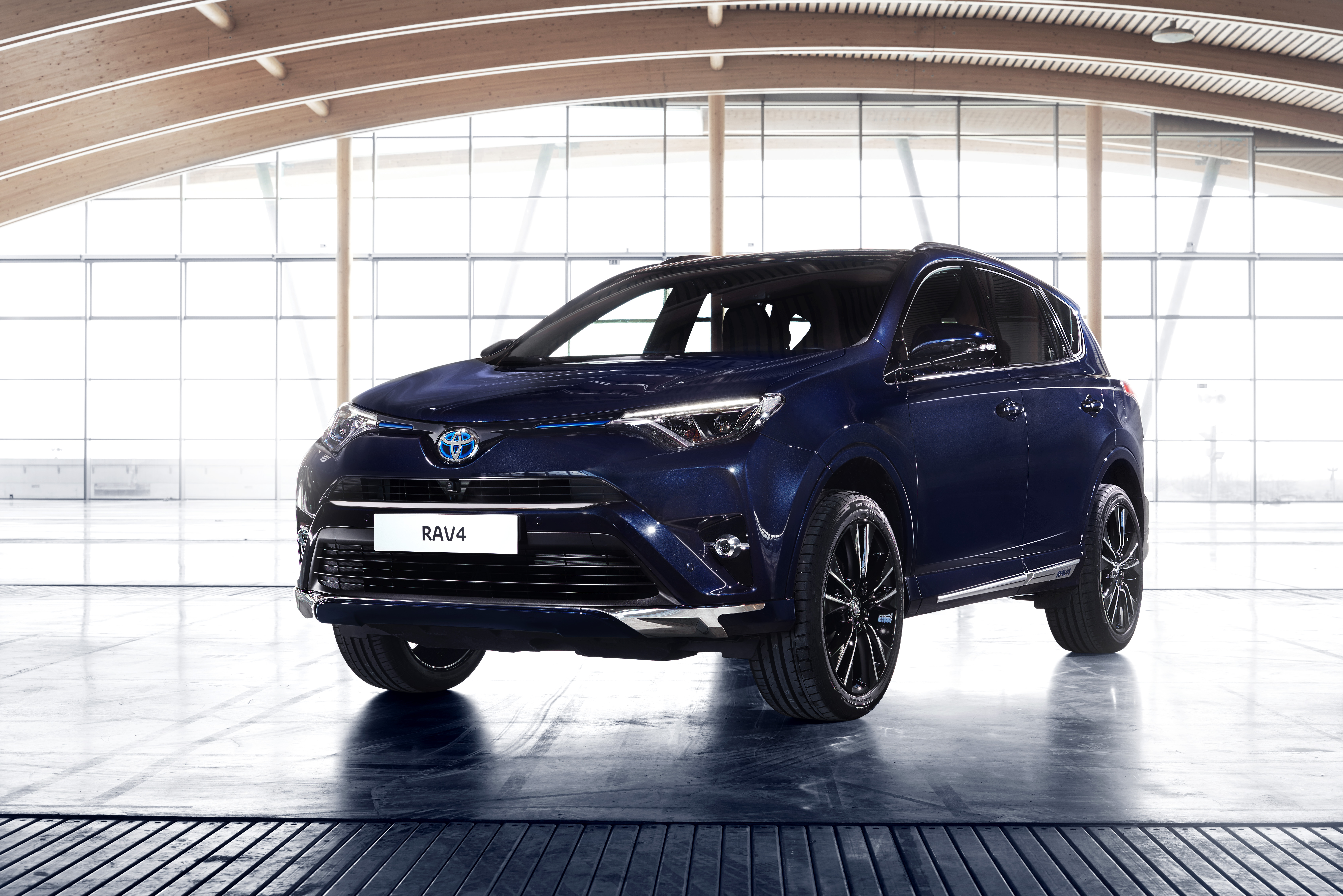 RAV4_Showcar_03.jpg