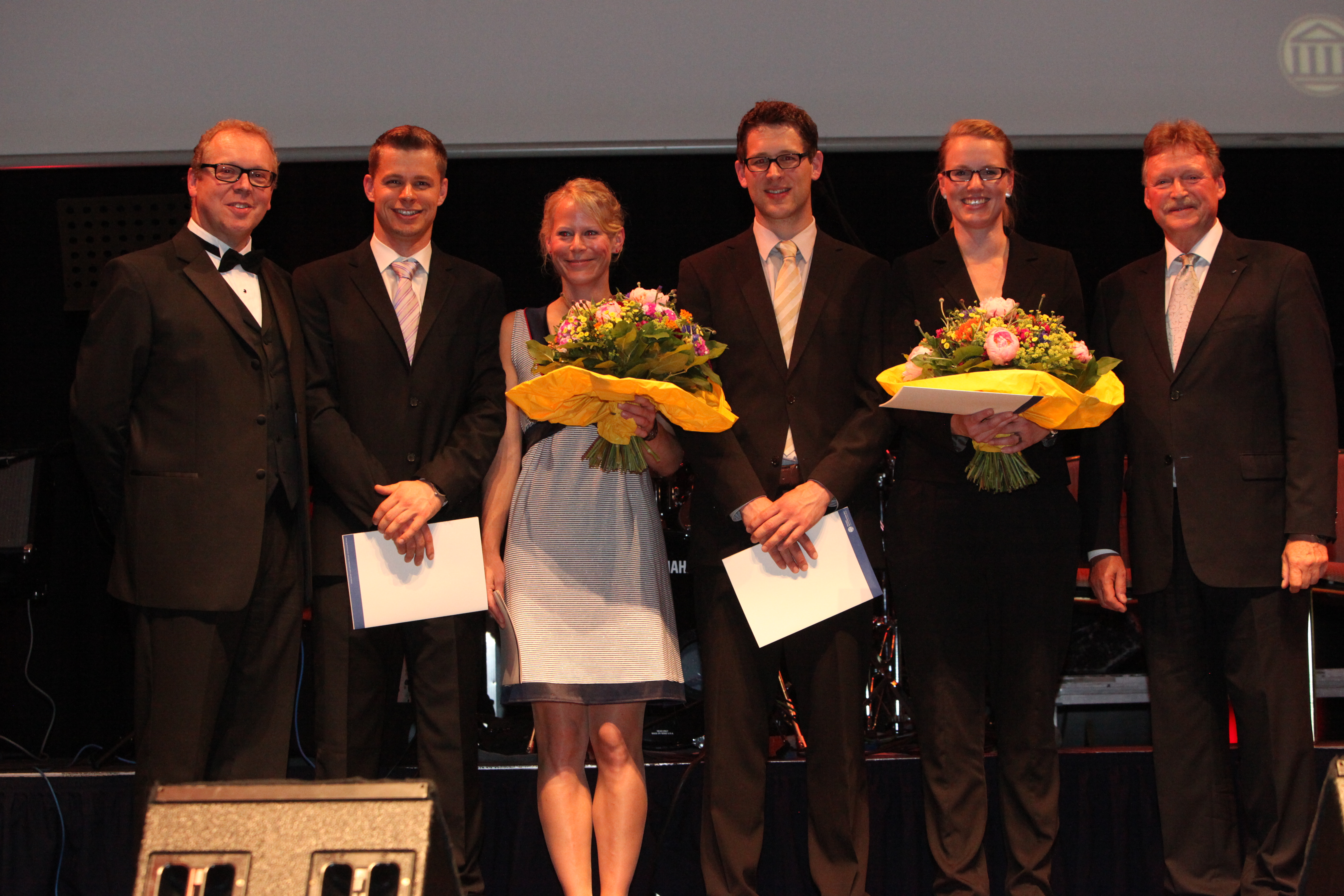 Am 15. Juni 2012 hat Toyota Deutschland zum 25. Mal den Toyota Förder- und Wissenschaftspreis an Absolventen der Deutschen Sporthochschule Köln verliehen. V.l.n.r. Jürgen Stolze, General Manager Presse- und Öffentlichkeitsarbeit Toyota, die Preisträ