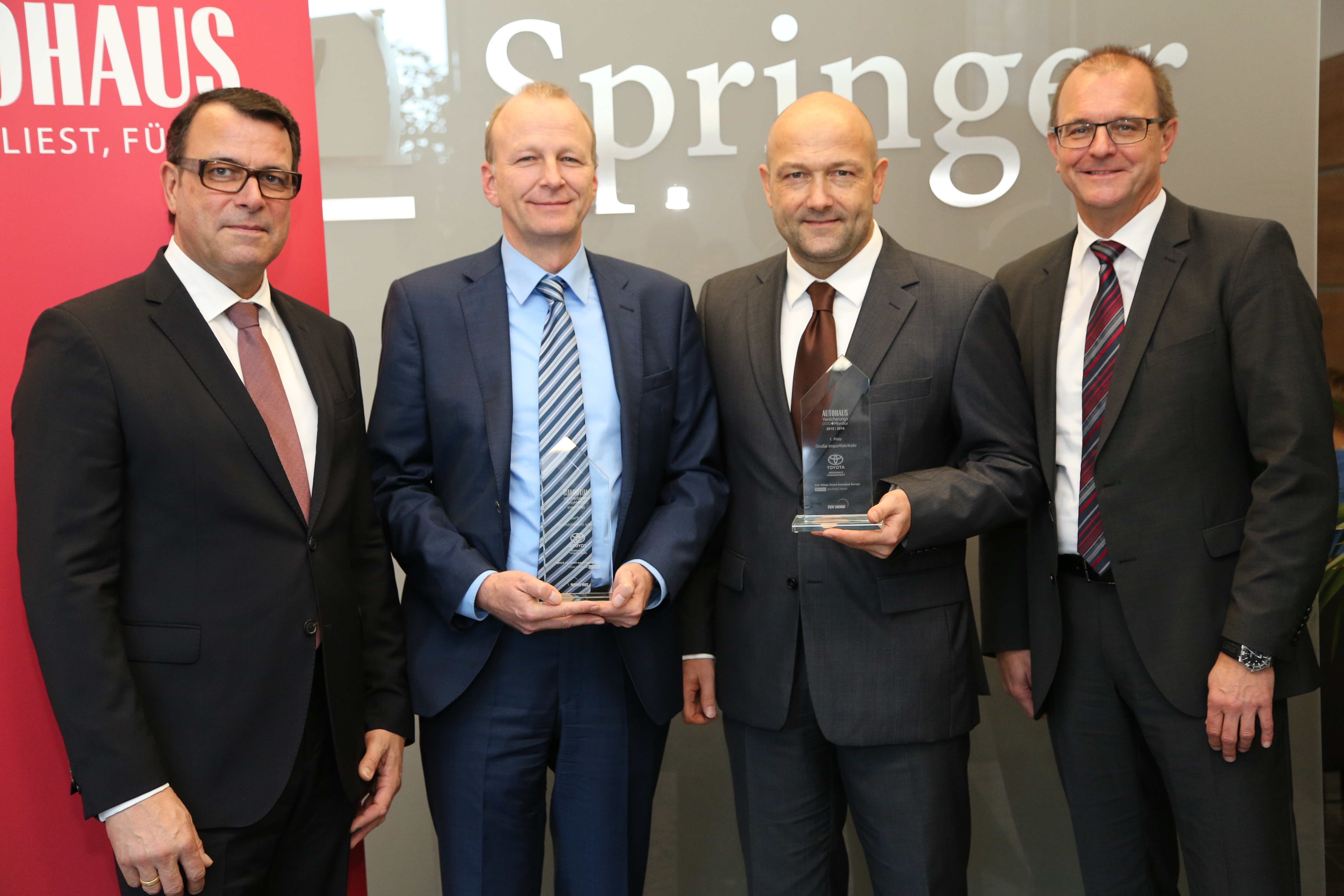 von links nach rechts:<br>Rainer Jaspers (Bereichsleiter International & Mitglied der GL von TÜV Nord Mobilität GmbH & Co. KG) <br>Martin Spangenberg (Geschäftsführer Aioi Nissay Dowa Insurance Company of Europe Ltd.) <br>Udo Jüngling (Geschäftsfü