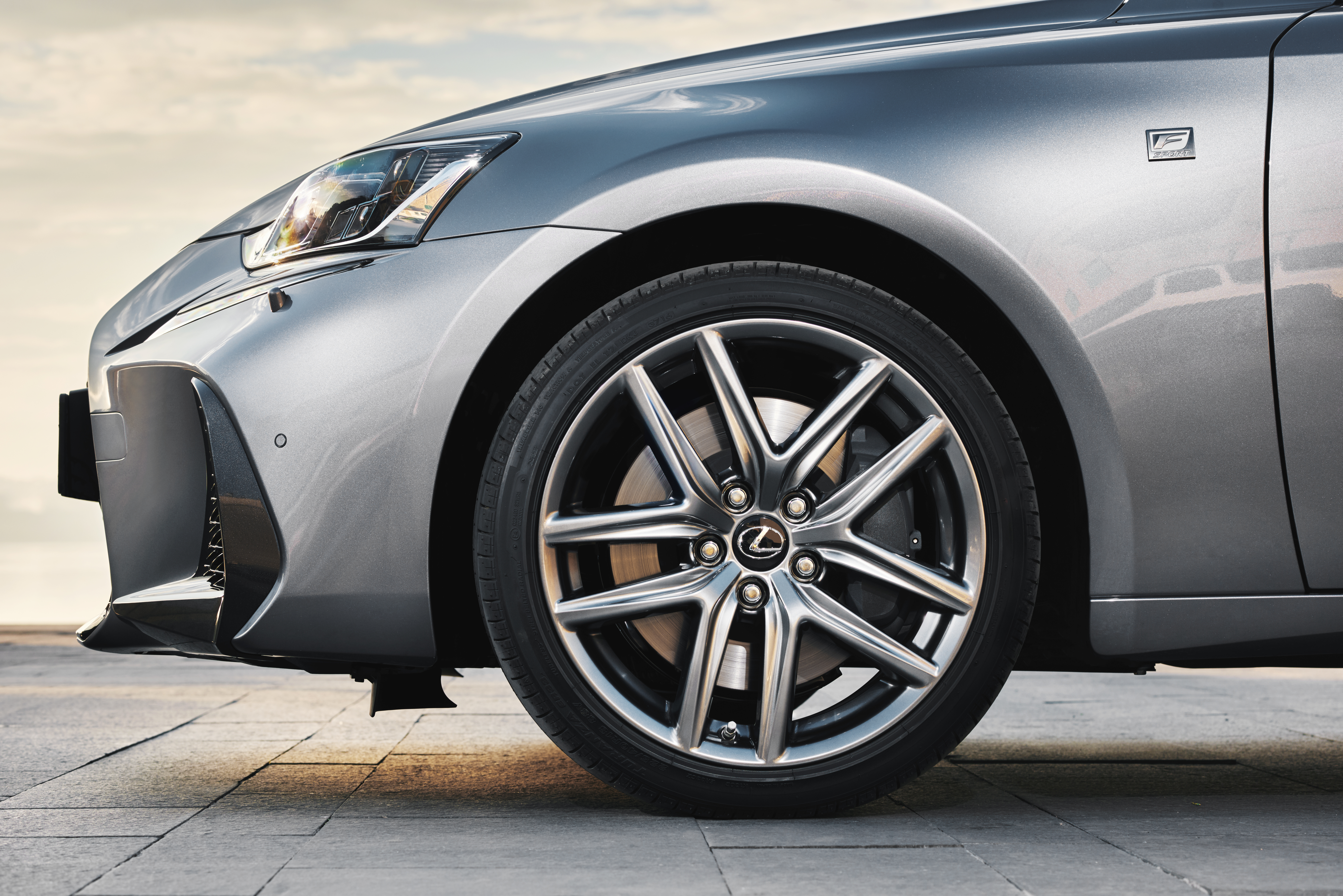 59247 2017 lexus IS 200t Detail 3