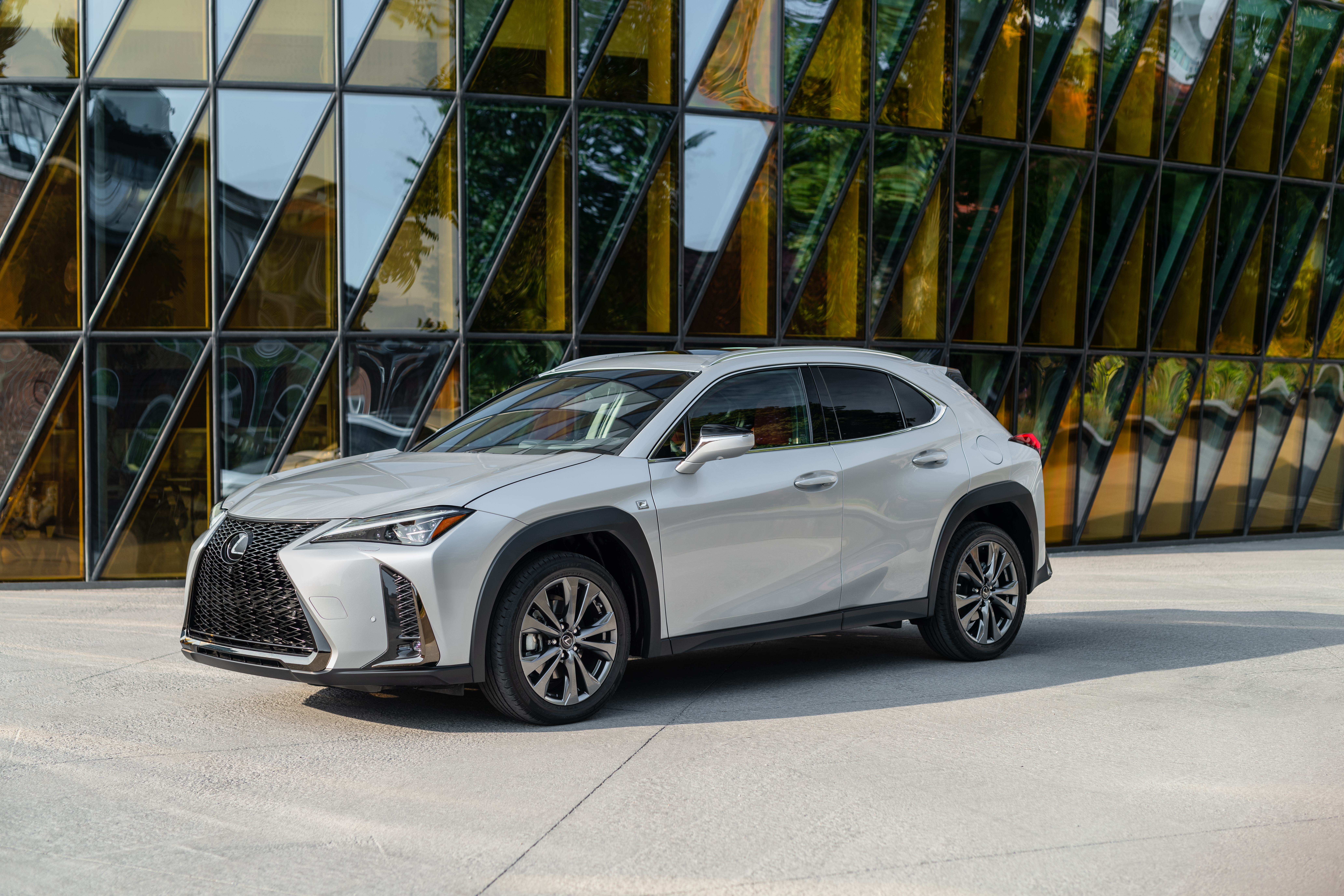 lexusux200fsportsatinsilver16