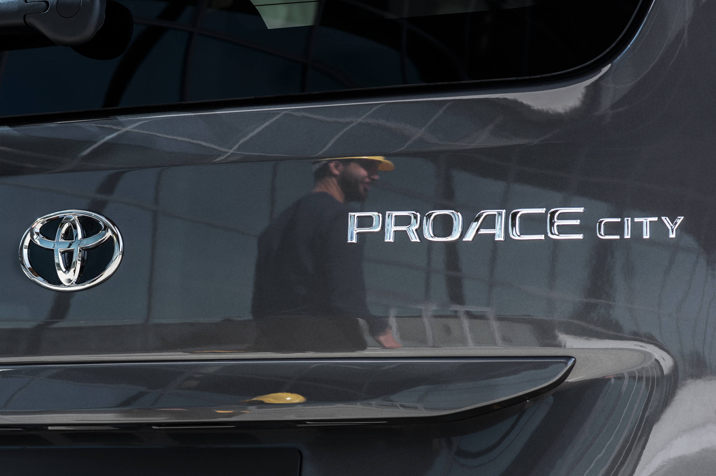 PROACE CITY LOGO 2019