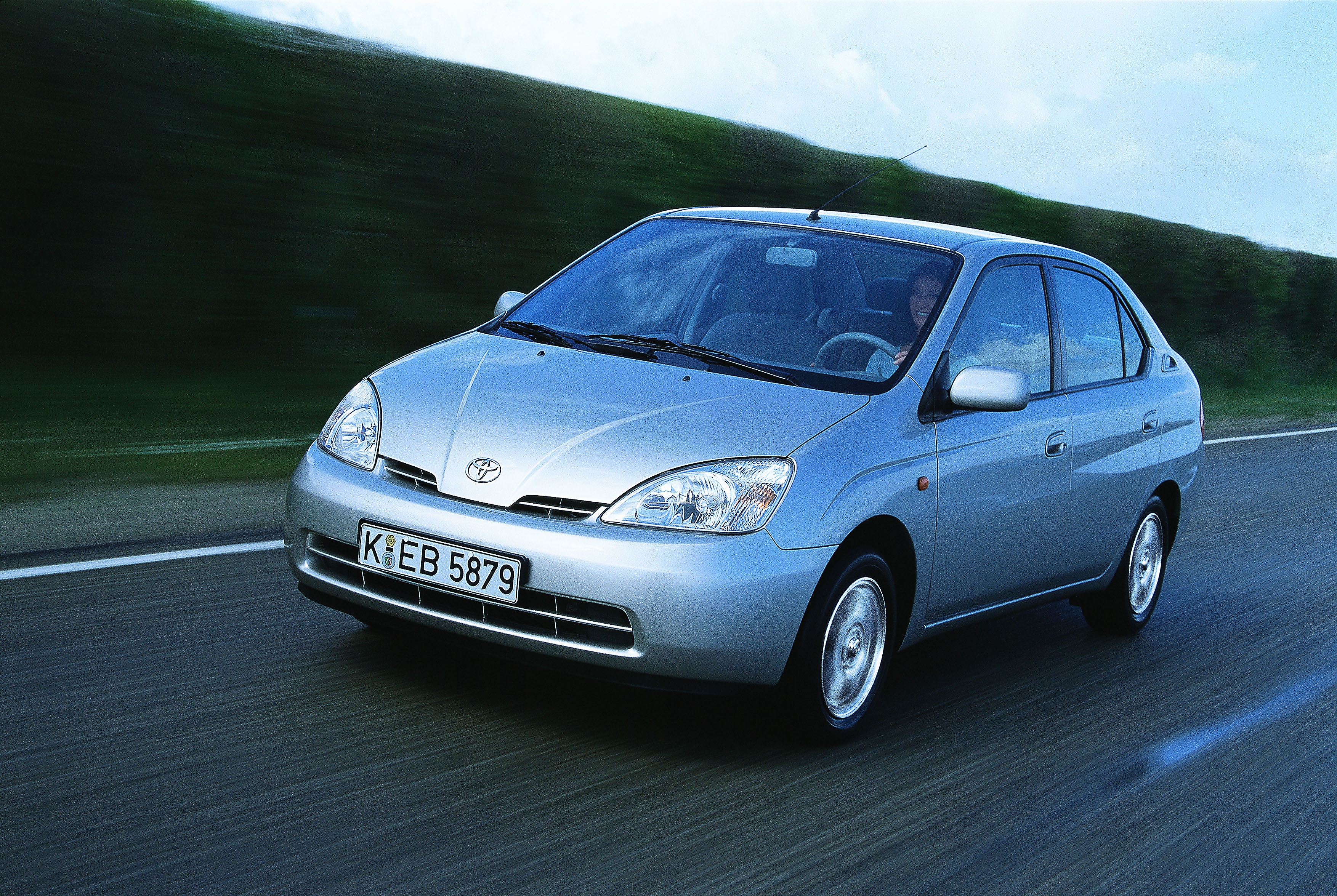 7039-fahraufnahme-toyota-prius-1-generation
