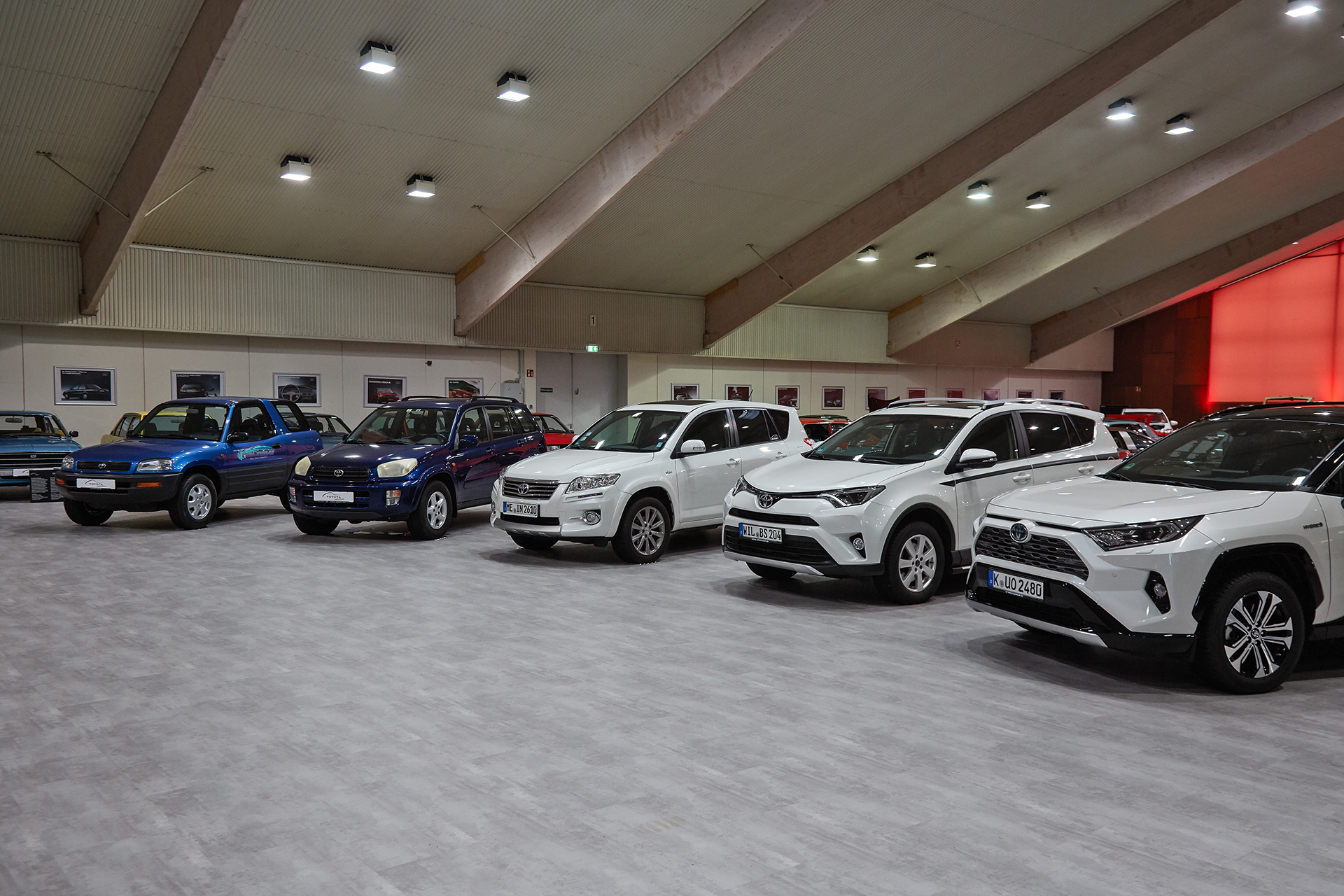 Thema 01 und PM Toyota RAV4 Generationentreffen in der Toyota Collection, Quelle Toyota Harald Dawo 1