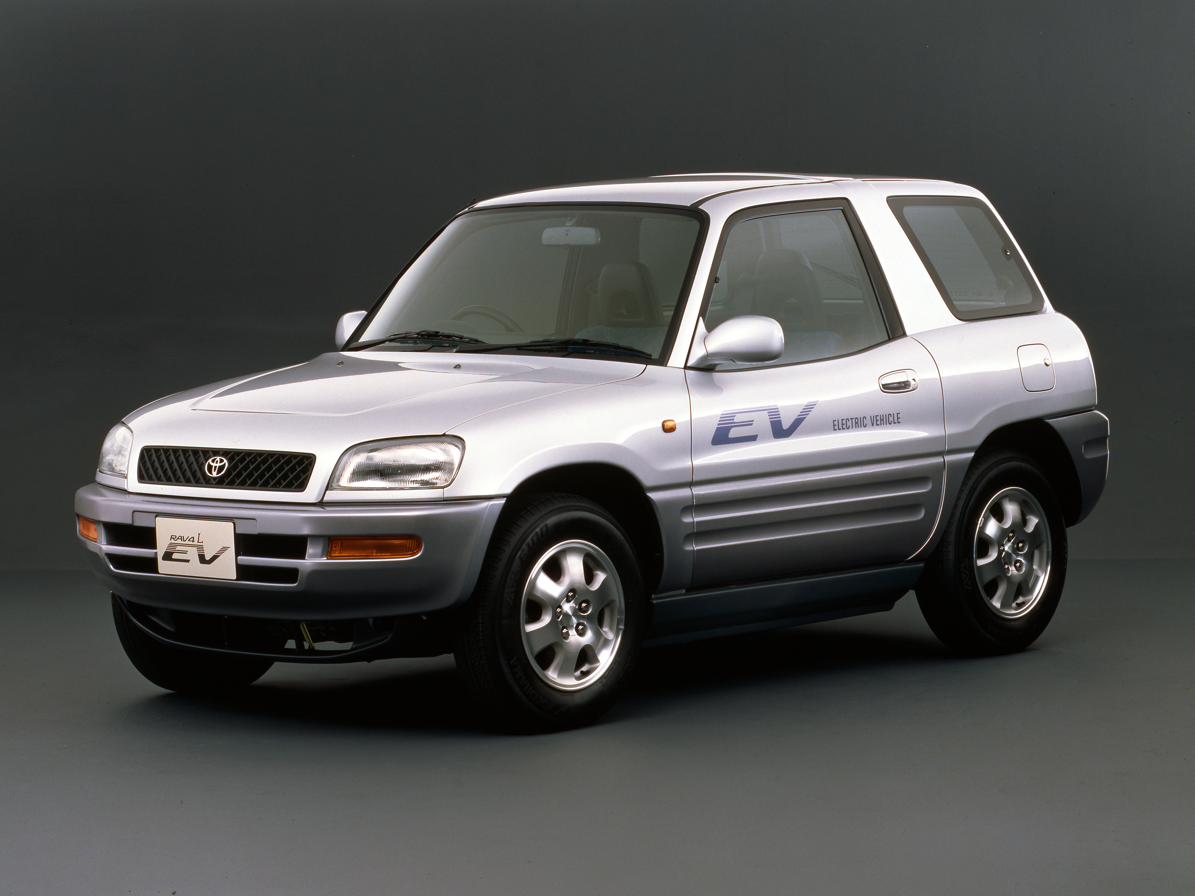 Toyota RAV4 EV von 1996  Quelle Toyota Europa