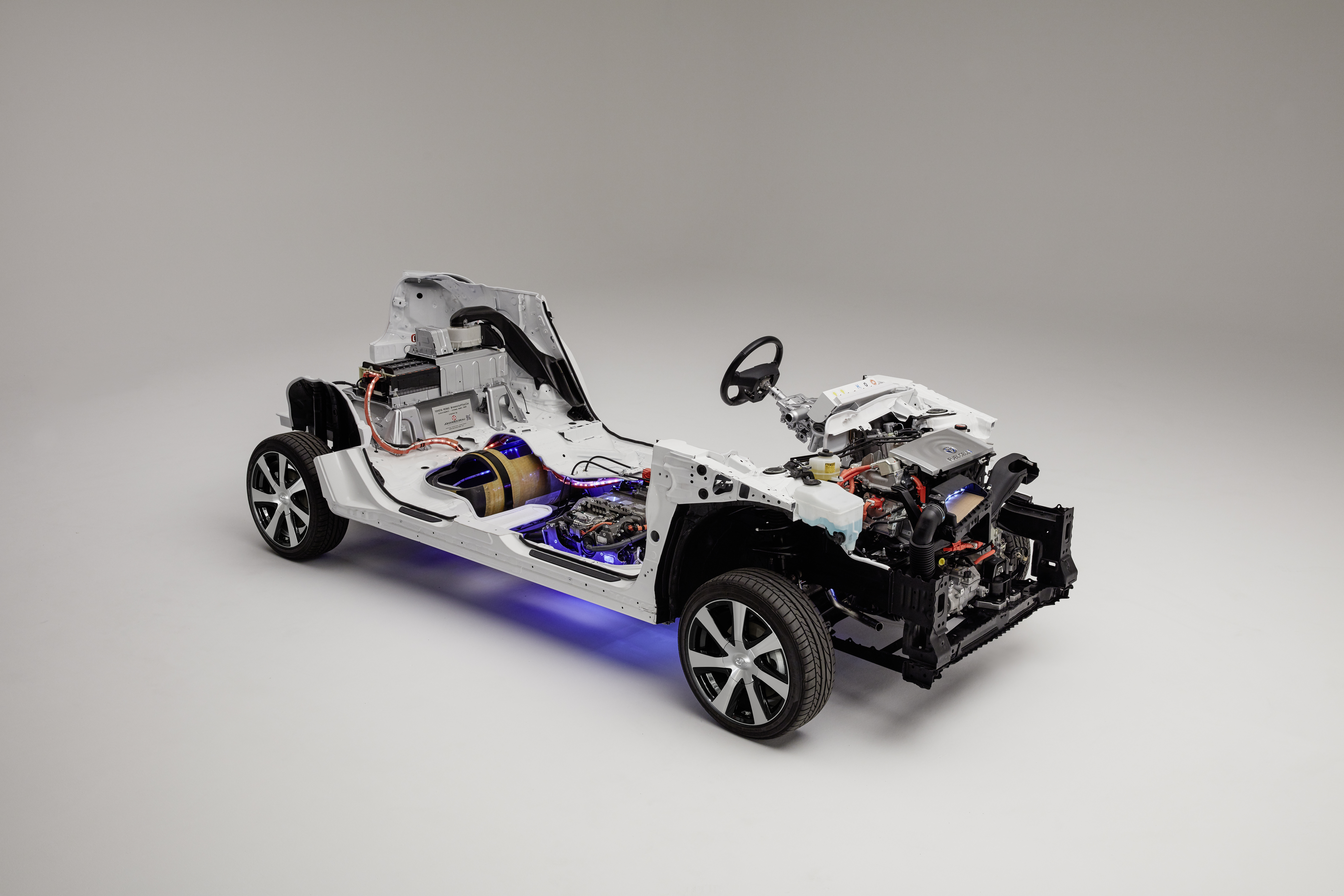 TOYOTA MIRAI SCHNITTMODELL 009