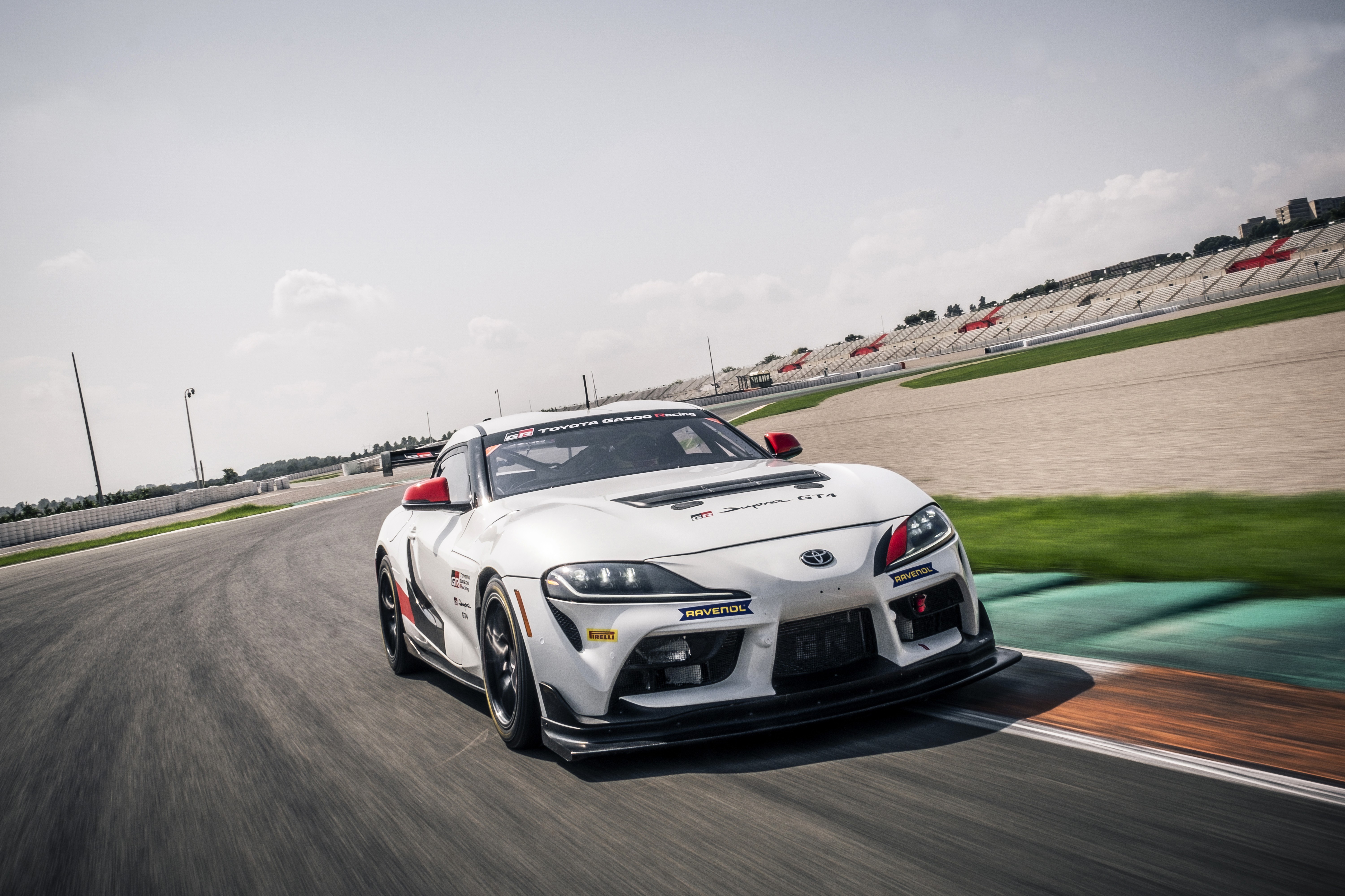 GR Supra GT4 4
